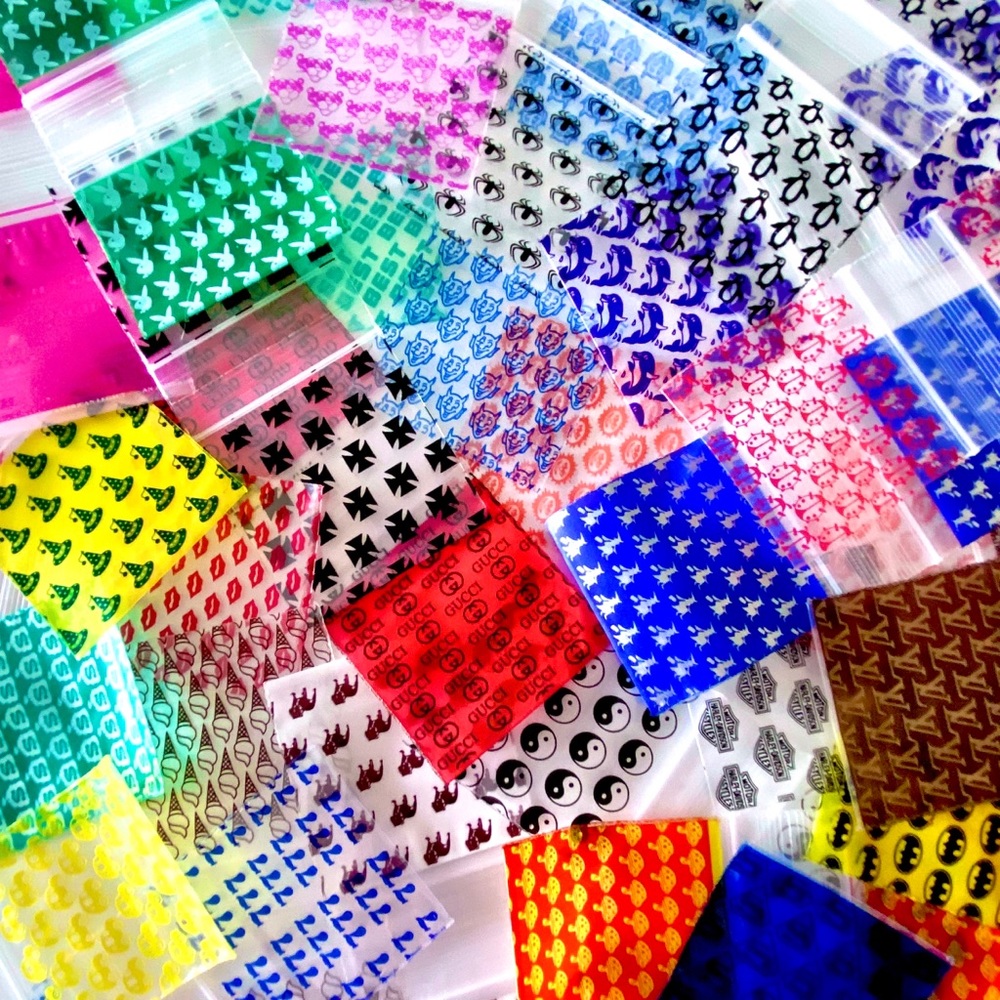 2020 2” x 2” Apple Bags 50 Designs Mix 200 Baggies